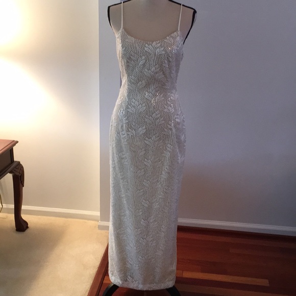 Bari Jay Dresses & Skirts - Bari Jay stunning size 8 PETITE formal